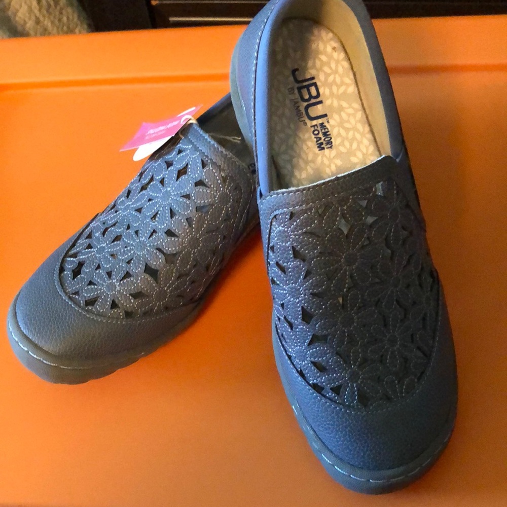 Pretty Jambu memory foam slip on shoes